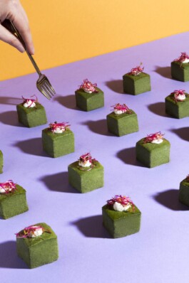 I nostri servizi di catering aziendale a buffet Bready for a break offrono una varietà di opzioni culinarie per pausa pranzo e altre occasioni.